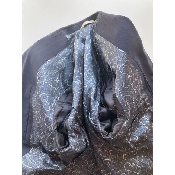 Men's LOUIS VUITTON UNIFORMS Navy Blue Virgin Wool Blazer Suit Jacket, Size 44 - Picture 9 of 14